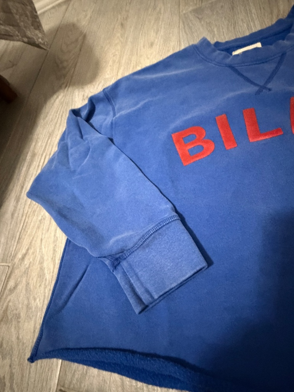 Women's Tailgate Blue Buffalo Bills 3/4 Crop Distressed Sweatshirt - XL - Picture 6 of 7
